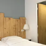 Du Maine Hotel 2*