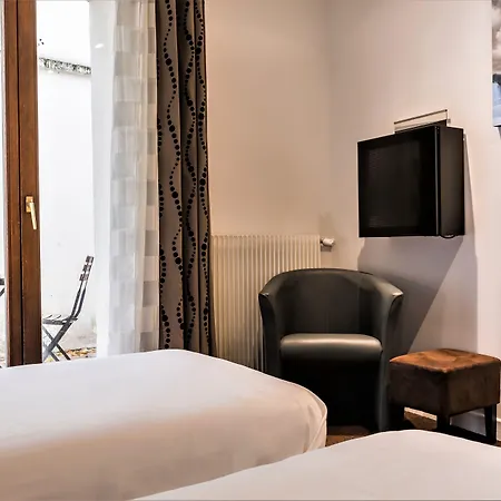 Du Maine Hotel 2*