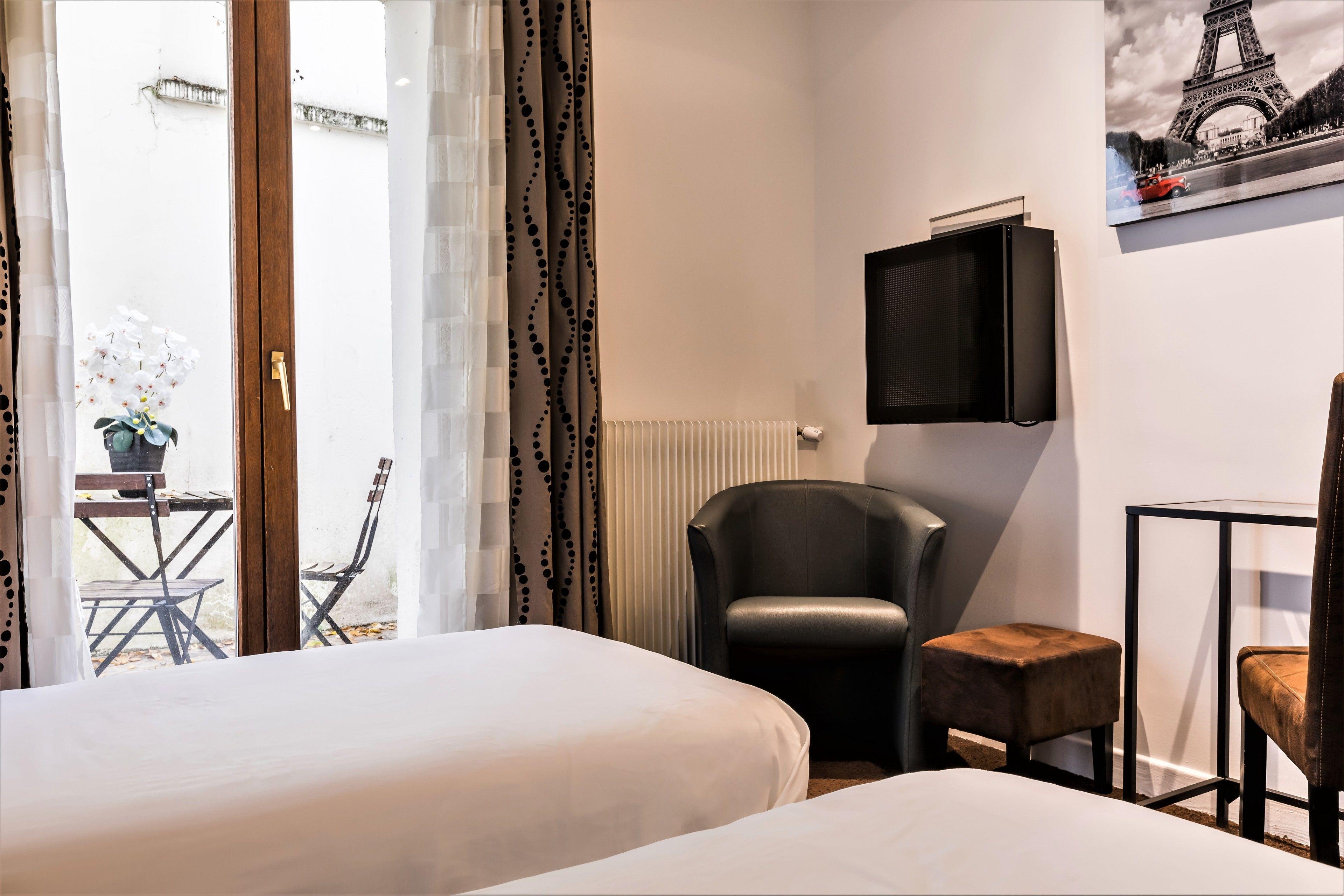 Du Maine Hotel 2*
